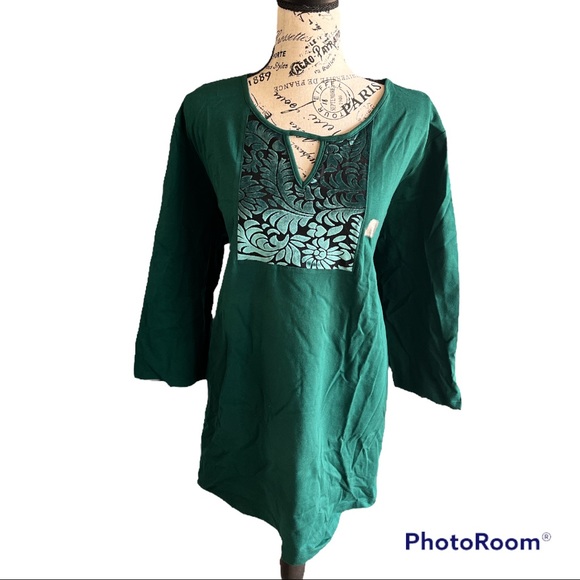 Catherines Tops - GREEN- NWT Catherines 3/4 Sleeve Top w/ Velvet Flower Overlay •Green Color Only•